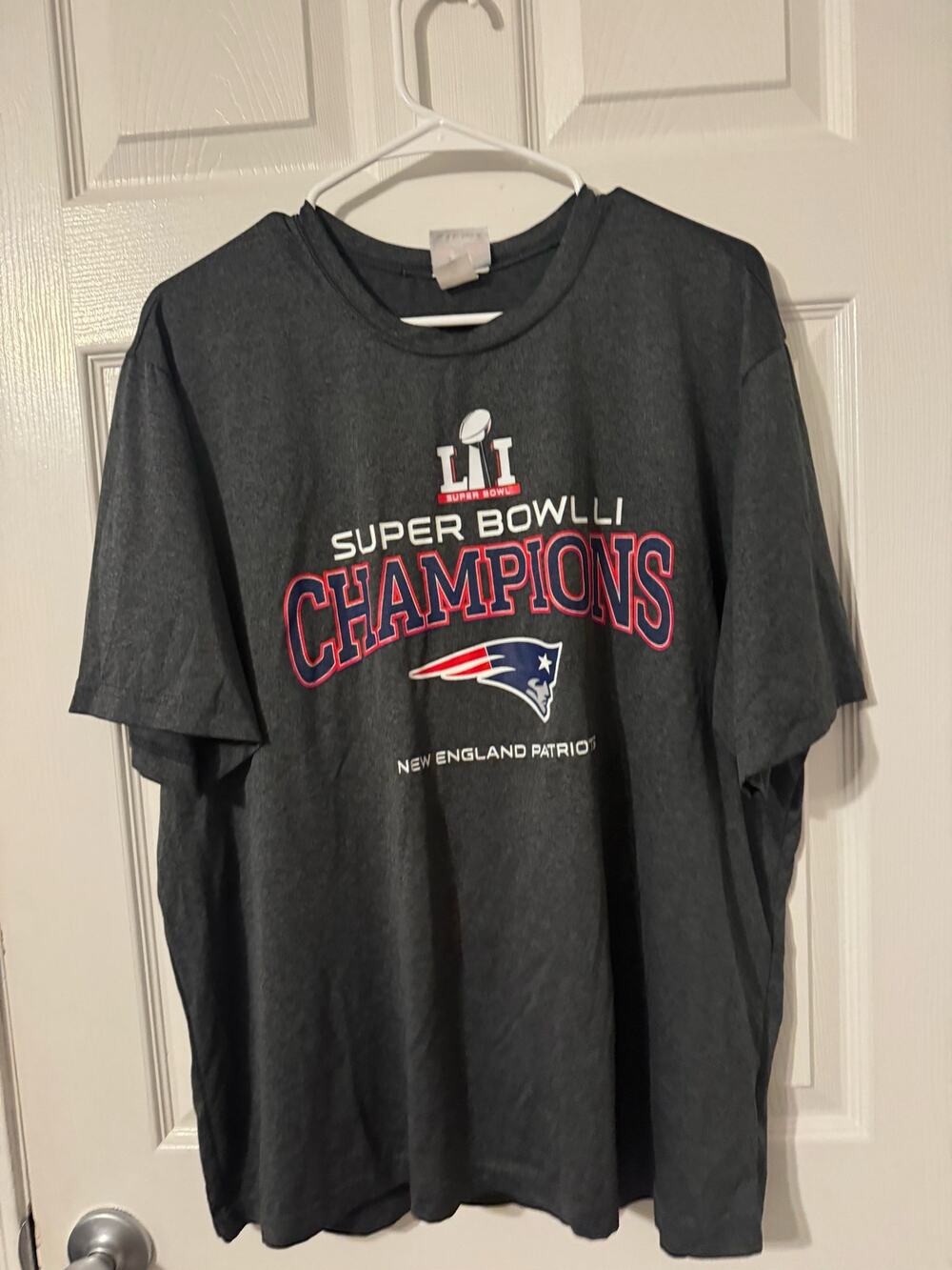 NFL Team Apparel New England Patriots Super Bowl LI Champions T-Shirt Sz: XL